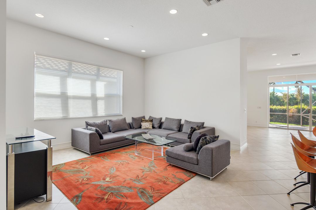 For Sale: $519,000 (3 beds, 2 baths, 2215 Square Feet)