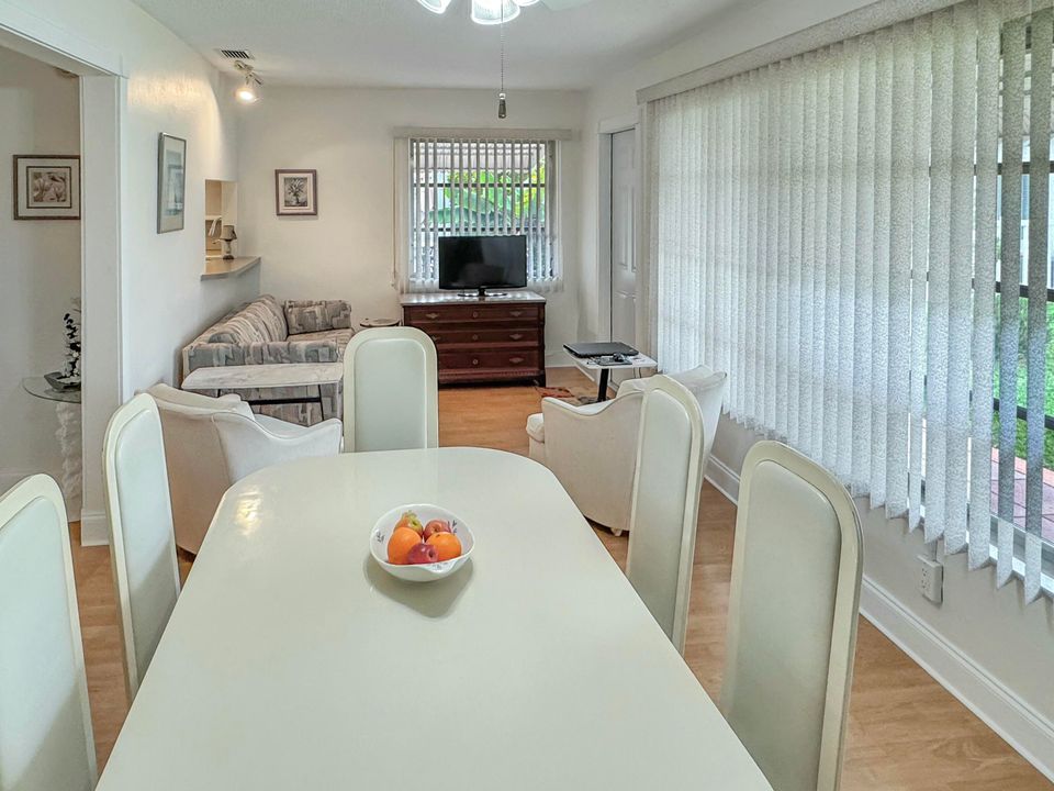 For Sale: $322,000 (2 beds, 2 baths, 1347 Square Feet)