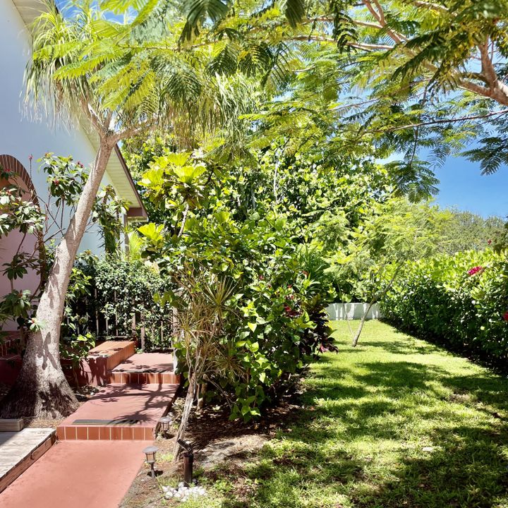 For Sale: $1,350,000 (3 beds, 2 baths, 1820 Square Feet)