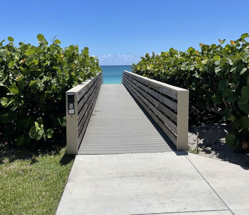 For Sale: $1,350,000 (3 beds, 2 baths, 1820 Square Feet)