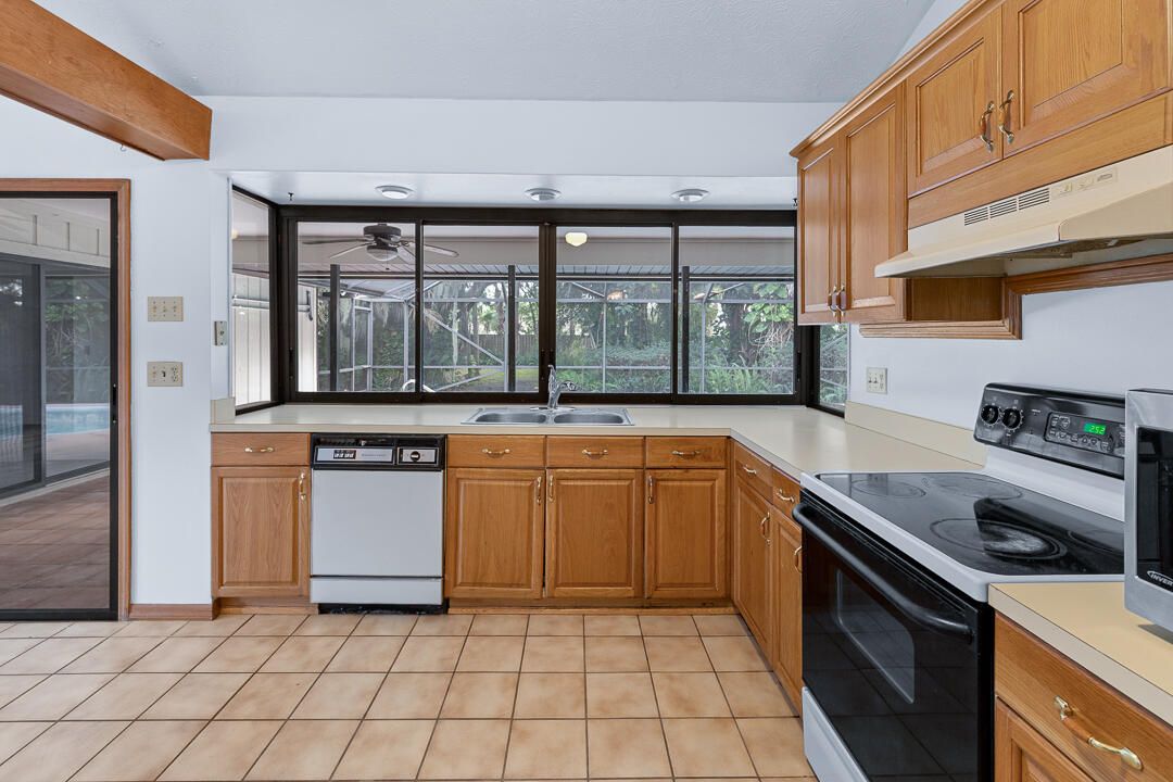 For Sale: $495,000 (3 beds, 2 baths, 1773 Square Feet)