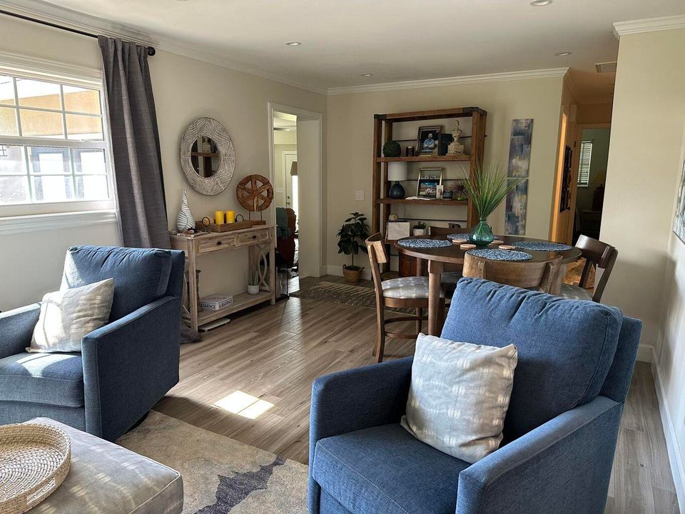 For Rent: $2,700 (2 beds, 1 baths, 1450 Square Feet)