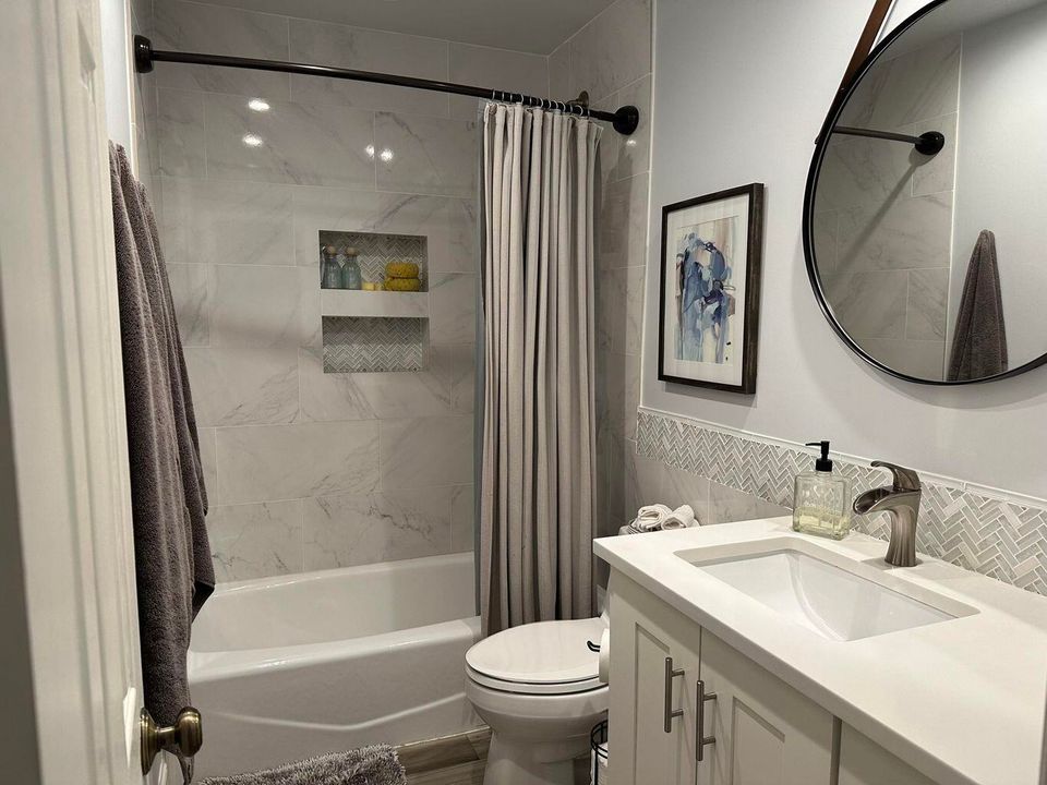 For Rent: $2,700 (2 beds, 1 baths, 1450 Square Feet)