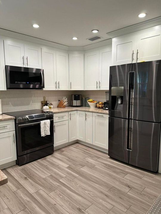 For Rent: $2,700 (2 beds, 1 baths, 1450 Square Feet)