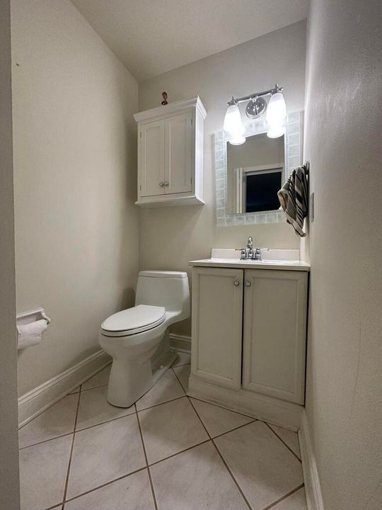 For Rent: $2,700 (2 beds, 1 baths, 1450 Square Feet)