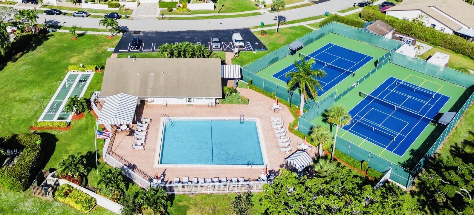 For Sale: $614,999 (3 beds, 2 baths, 1896 Square Feet)