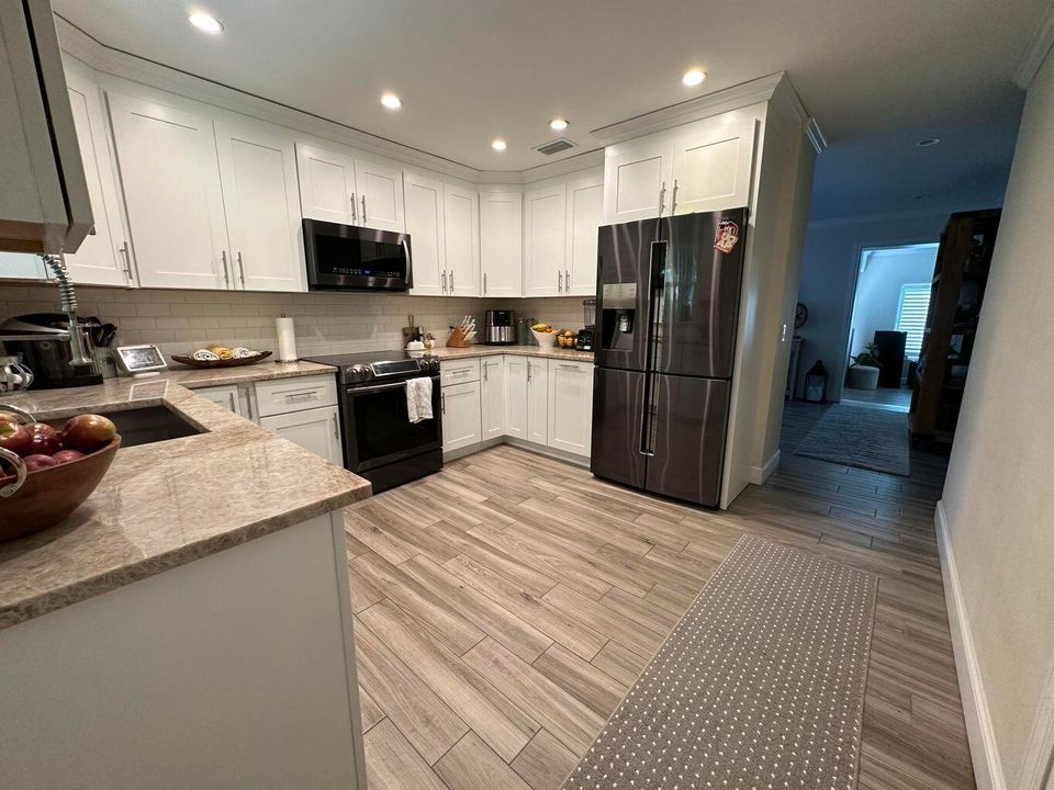 For Rent: $2,700 (2 beds, 1 baths, 1450 Square Feet)