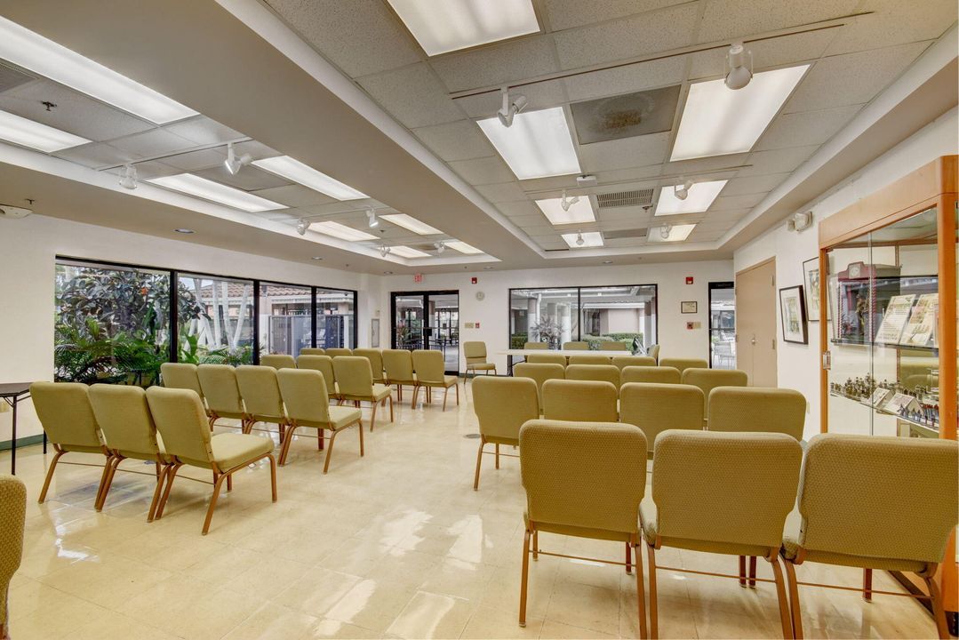 For Rent: $3,150 (3 beds, 2 baths, 1874 Square Feet)