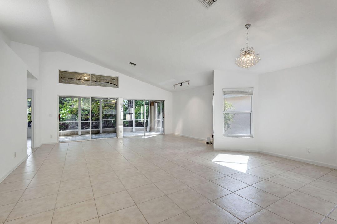 For Rent: $3,150 (3 beds, 2 baths, 1874 Square Feet)