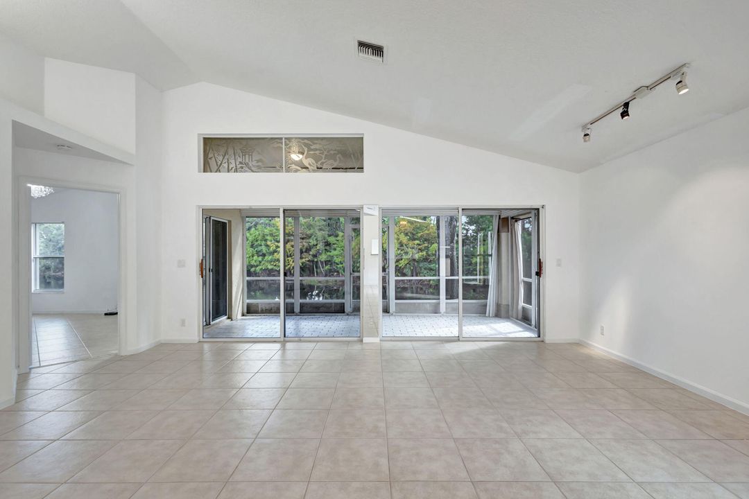 For Rent: $3,150 (3 beds, 2 baths, 1874 Square Feet)