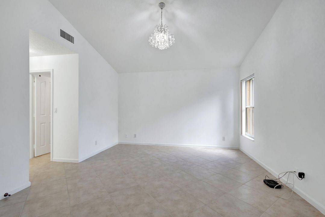 For Rent: $3,150 (3 beds, 2 baths, 1874 Square Feet)