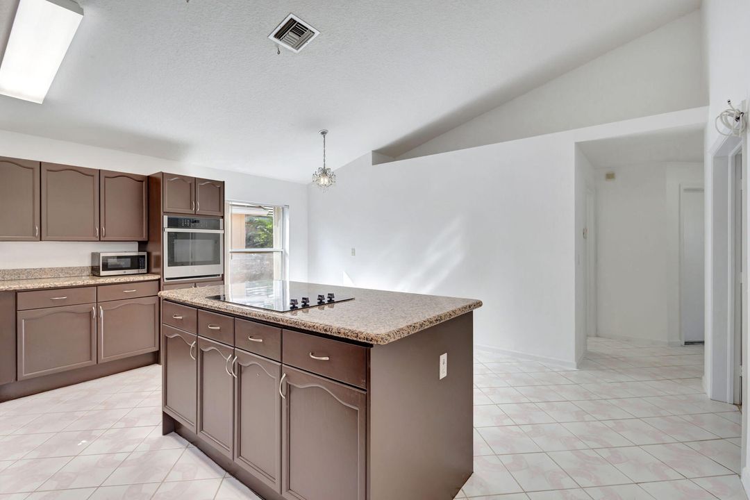 For Rent: $3,150 (3 beds, 2 baths, 1874 Square Feet)