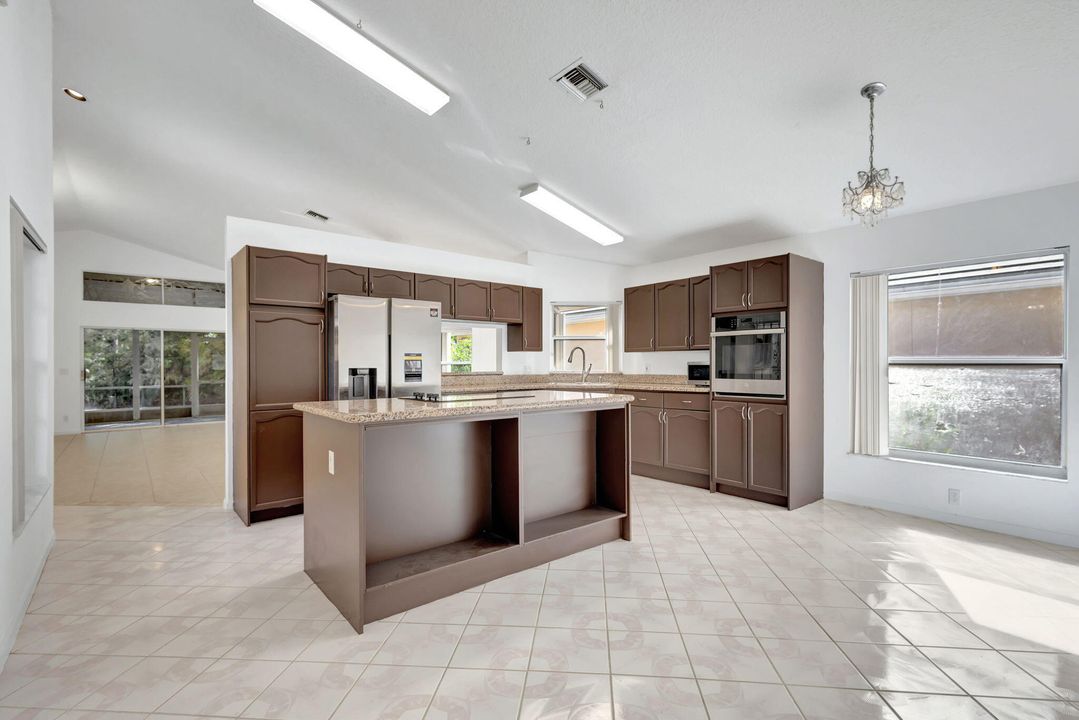 For Rent: $3,150 (3 beds, 2 baths, 1874 Square Feet)