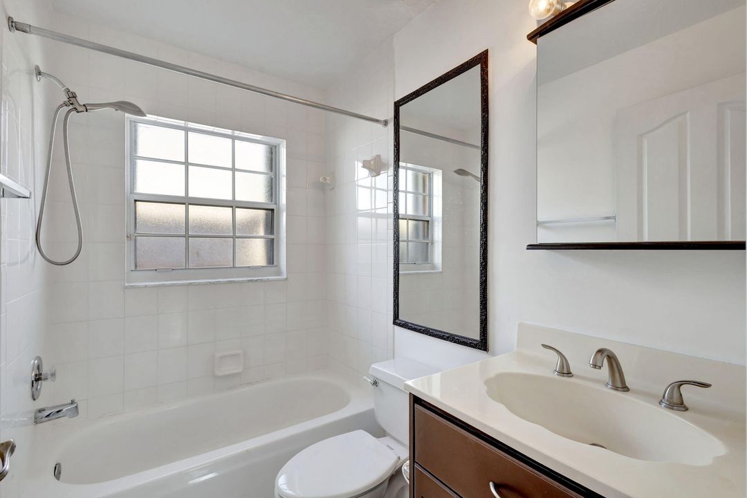 For Rent: $3,150 (3 beds, 2 baths, 1874 Square Feet)