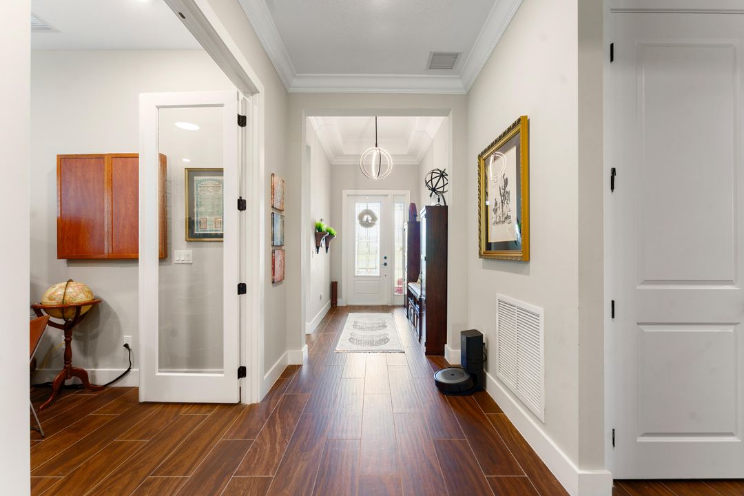 For Sale: $699,000 (3 beds, 3 baths, 2200 Square Feet)