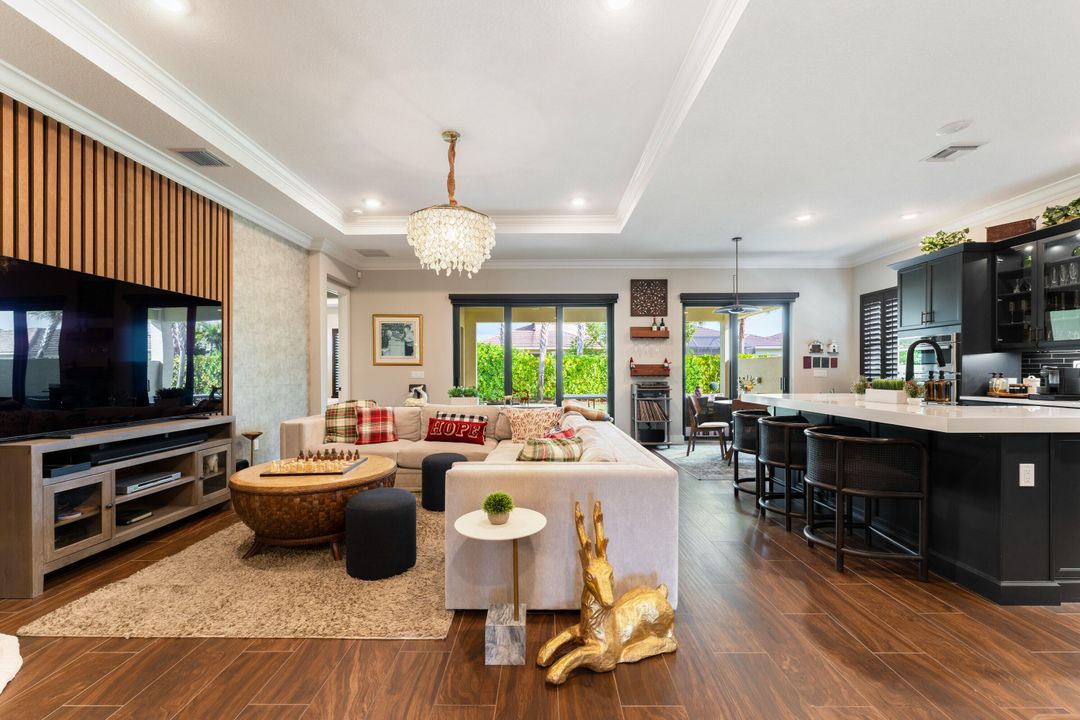 For Sale: $699,000 (3 beds, 3 baths, 2200 Square Feet)