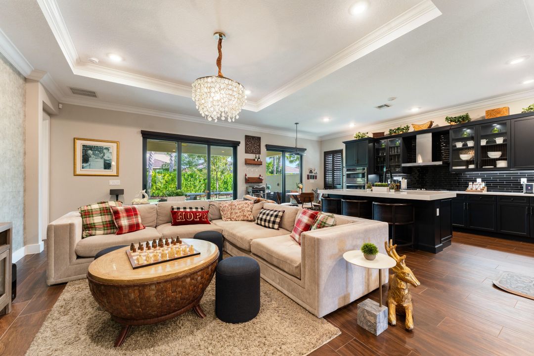 For Sale: $699,000 (3 beds, 3 baths, 2200 Square Feet)