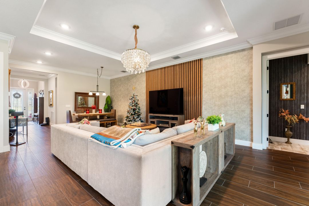 For Sale: $699,000 (3 beds, 3 baths, 2200 Square Feet)