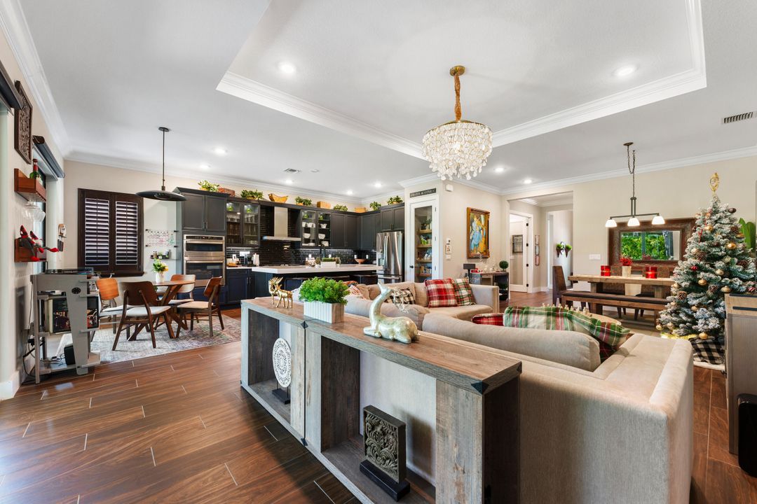 For Sale: $699,000 (3 beds, 3 baths, 2200 Square Feet)