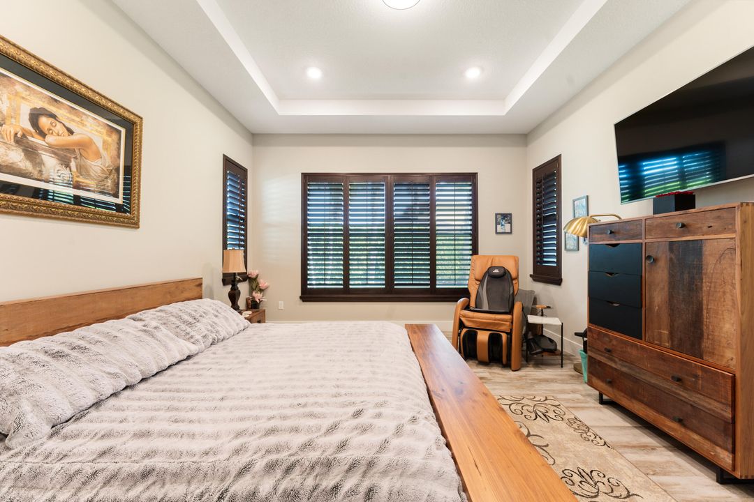 For Sale: $699,000 (3 beds, 3 baths, 2200 Square Feet)