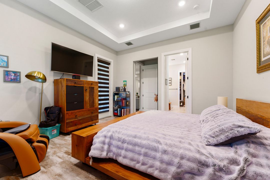 For Sale: $699,000 (3 beds, 3 baths, 2200 Square Feet)