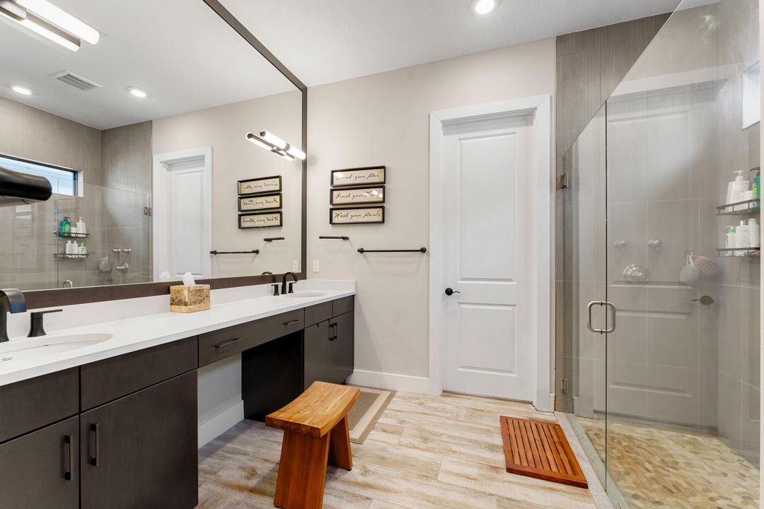 For Sale: $699,000 (3 beds, 3 baths, 2200 Square Feet)