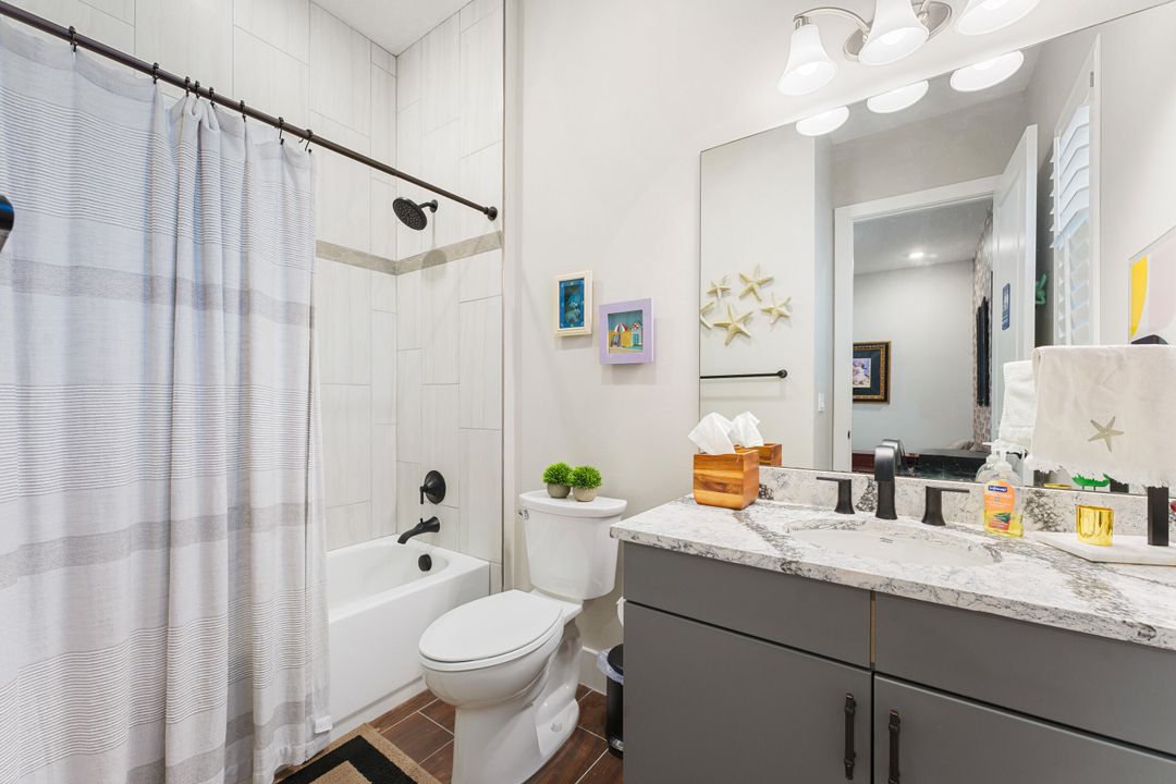 For Sale: $699,000 (3 beds, 3 baths, 2200 Square Feet)