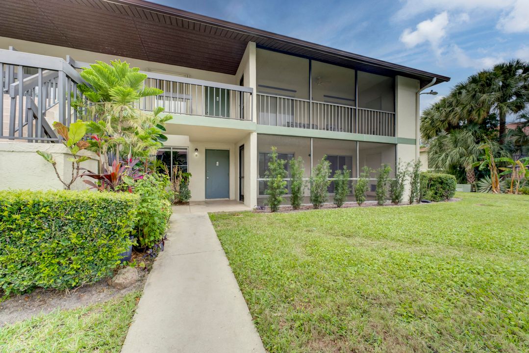 For Rent: $2,400 (2 beds, 2 baths, 980 Square Feet)