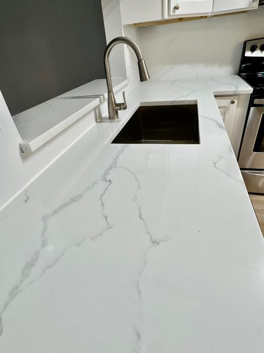 For Rent: $2,400 (2 beds, 2 baths, 980 Square Feet)