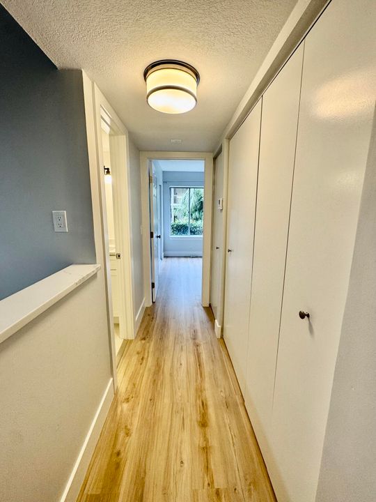 For Rent: $2,400 (2 beds, 2 baths, 980 Square Feet)