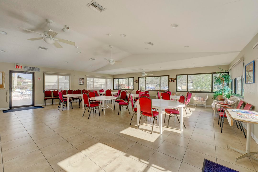 For Rent: $2,400 (2 beds, 2 baths, 980 Square Feet)