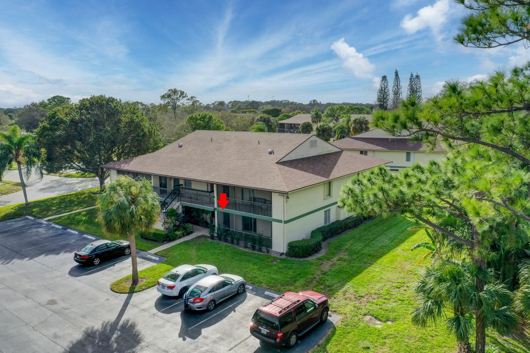 For Rent: $2,400 (2 beds, 2 baths, 980 Square Feet)