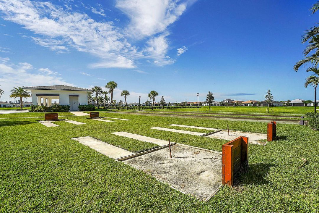 For Sale: $699,000 (3 beds, 3 baths, 2200 Square Feet)