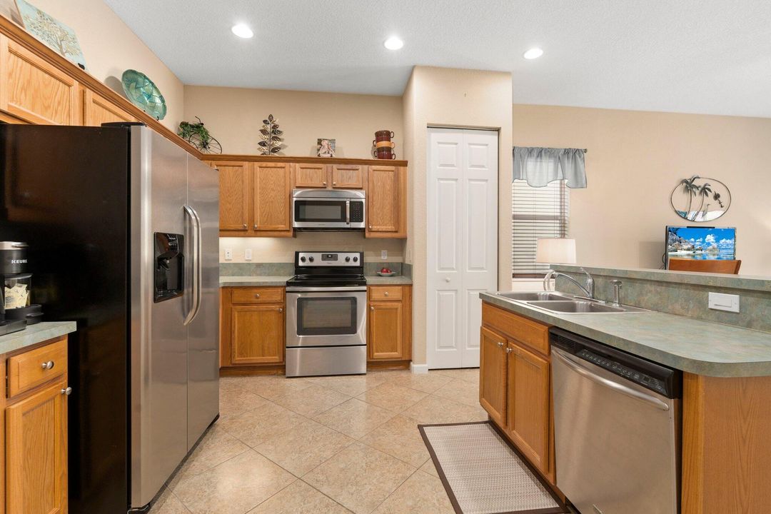 En Venta: $349,000 (3 camas, 2 baños, 1628 Pies cuadrados)