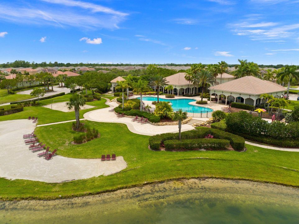 En Venta: $349,000 (3 camas, 2 baños, 1628 Pies cuadrados)