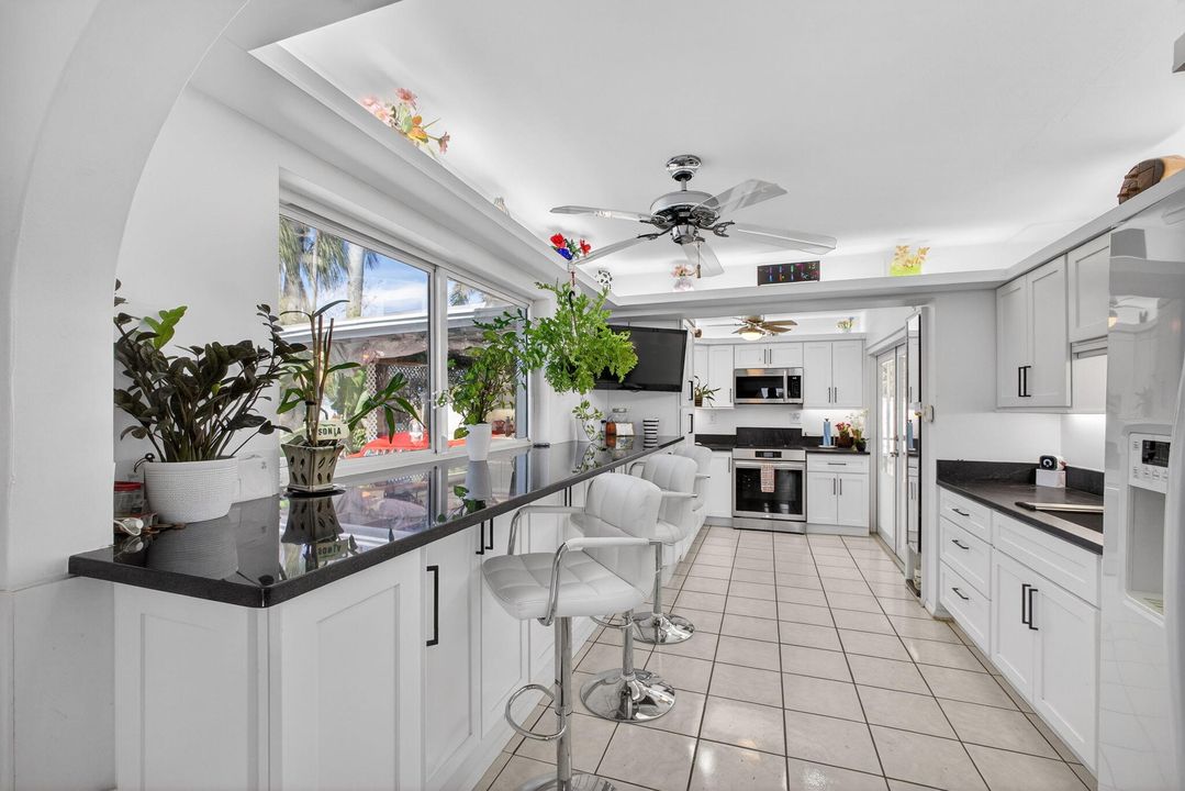 待售: $395,000 (2 贝兹, 1 浴室, 864 平方英尺)