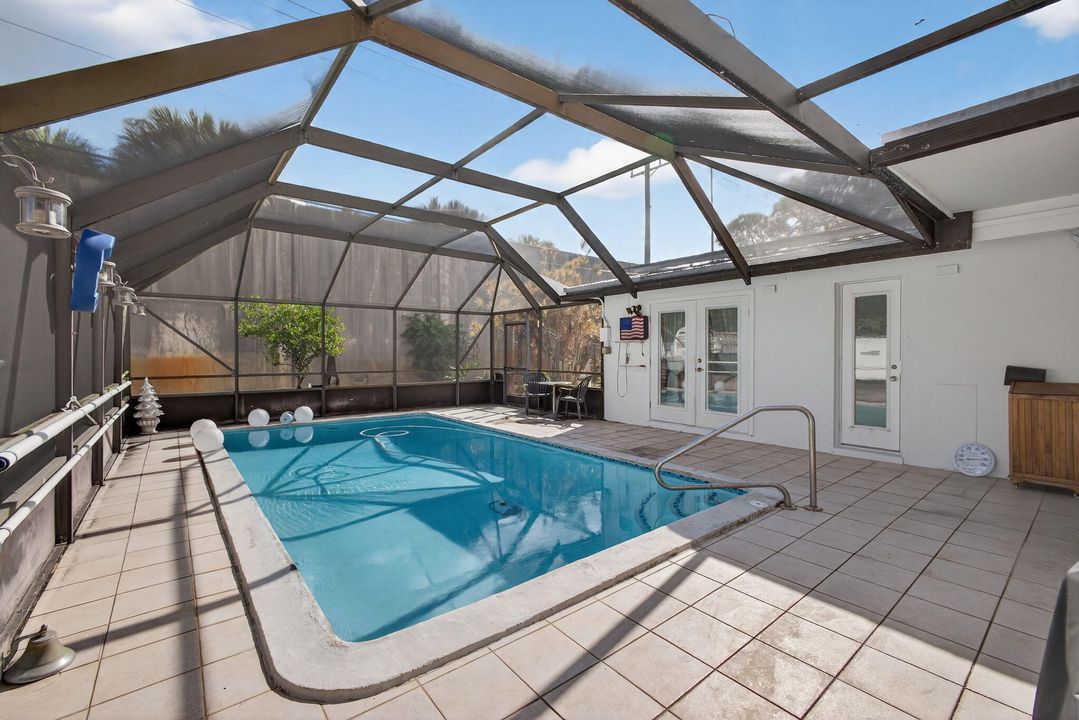 待售: $395,000 (2 贝兹, 1 浴室, 864 平方英尺)