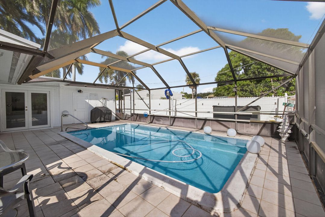 待售: $395,000 (2 贝兹, 1 浴室, 864 平方英尺)