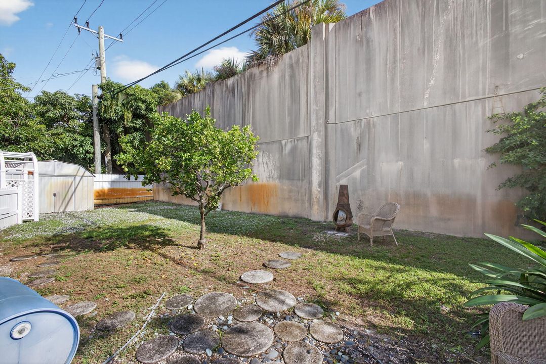 待售: $395,000 (2 贝兹, 1 浴室, 864 平方英尺)