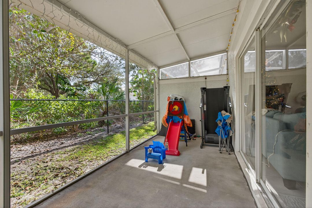 For Rent: $3,150 (3 beds, 2 baths, 1437 Square Feet)