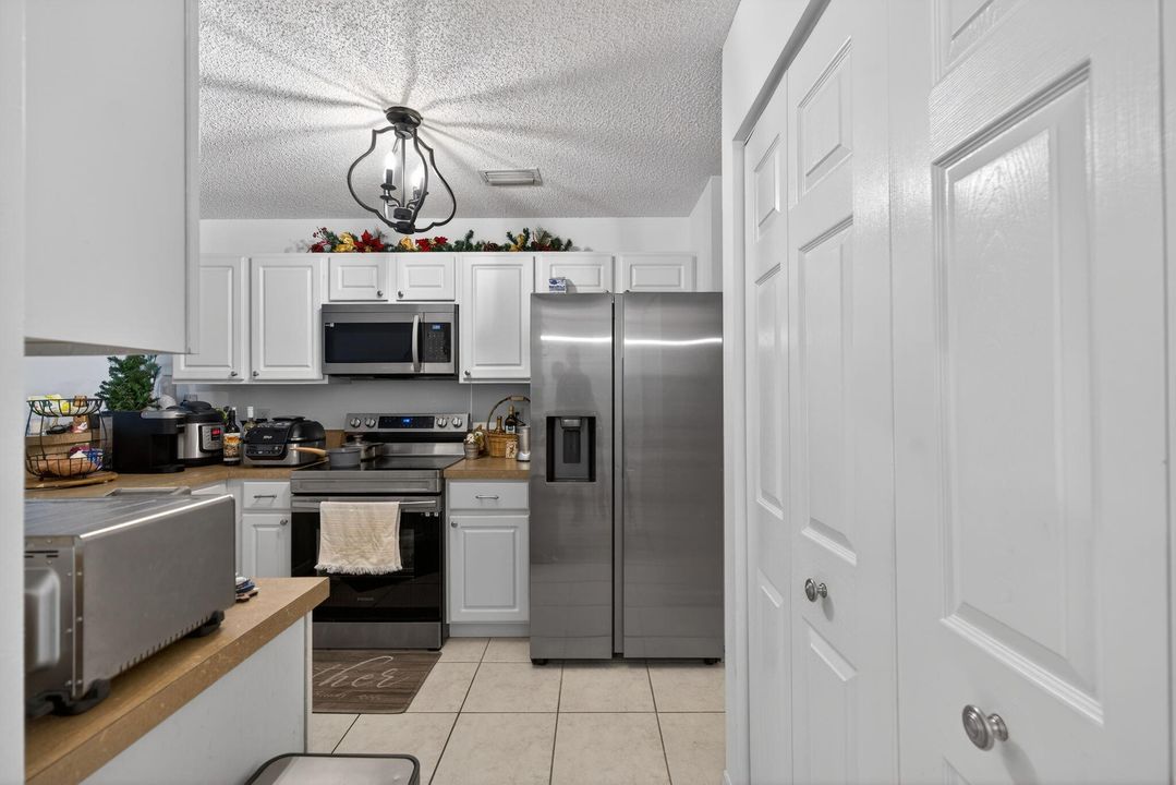 For Rent: $3,150 (3 beds, 2 baths, 1437 Square Feet)