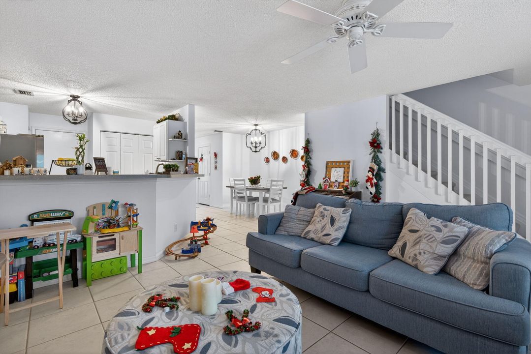 For Rent: $3,150 (3 beds, 2 baths, 1437 Square Feet)