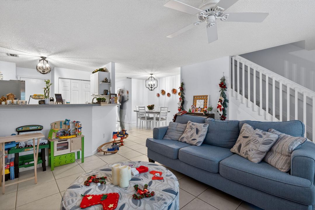 For Rent: $3,150 (3 beds, 2 baths, 1437 Square Feet)