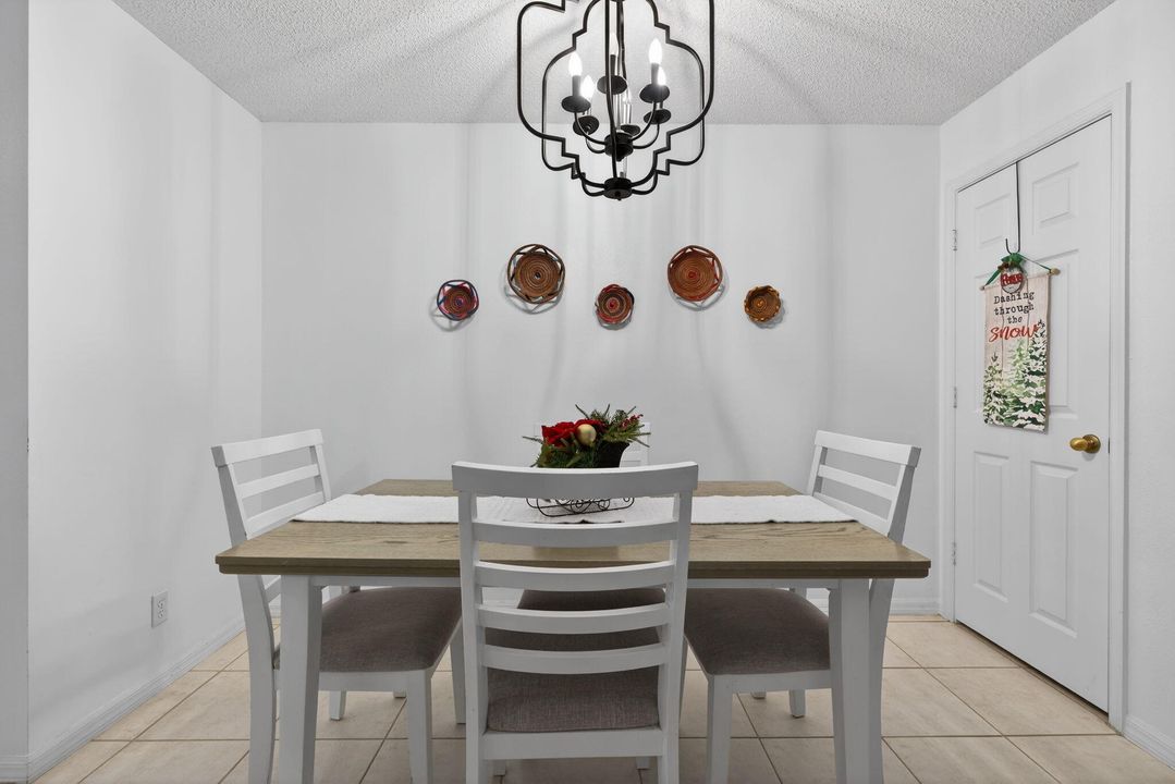 For Rent: $3,150 (3 beds, 2 baths, 1437 Square Feet)