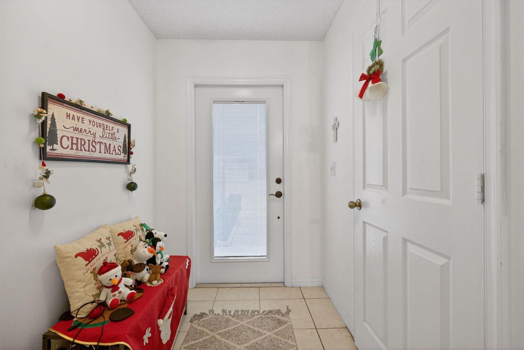 For Rent: $3,150 (3 beds, 2 baths, 1437 Square Feet)