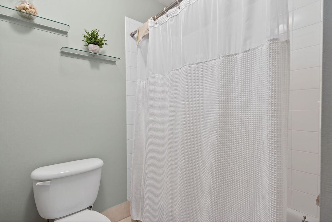 For Rent: $3,150 (3 beds, 2 baths, 1437 Square Feet)