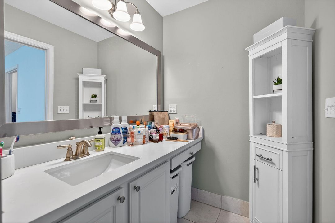 For Rent: $3,150 (3 beds, 2 baths, 1437 Square Feet)