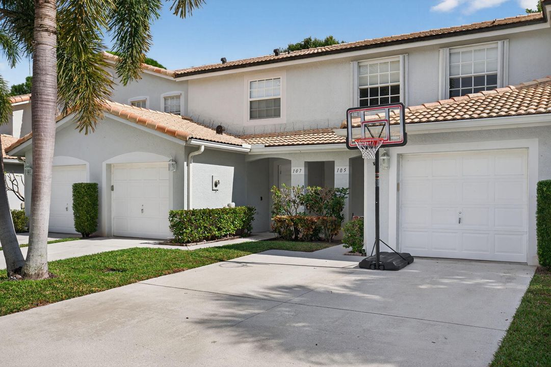 For Rent: $3,150 (3 beds, 2 baths, 1437 Square Feet)