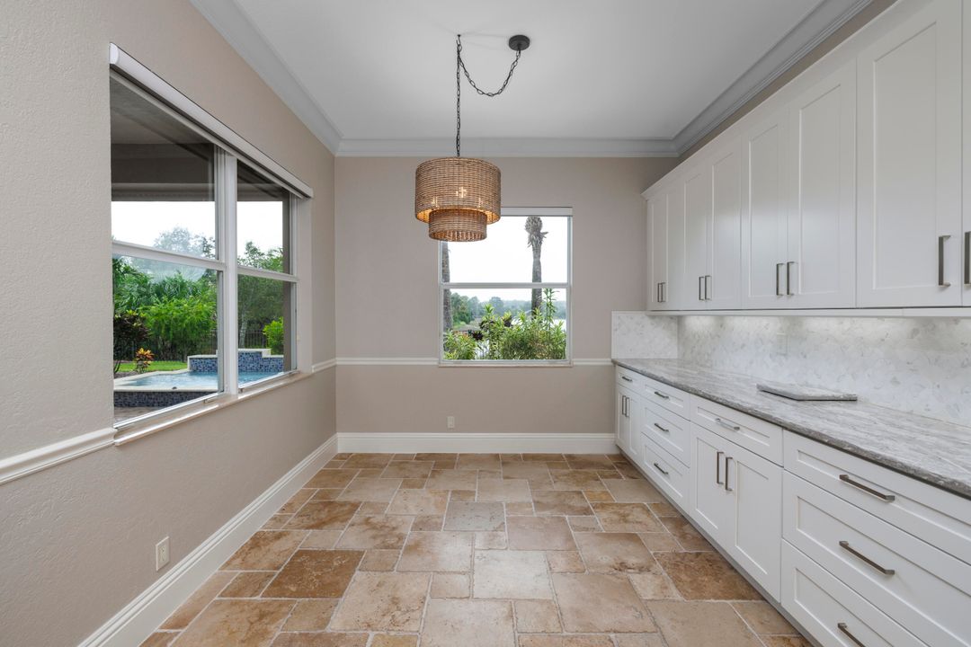 For Sale: $799,900 (3 beds, 3 baths, 2717 Square Feet)