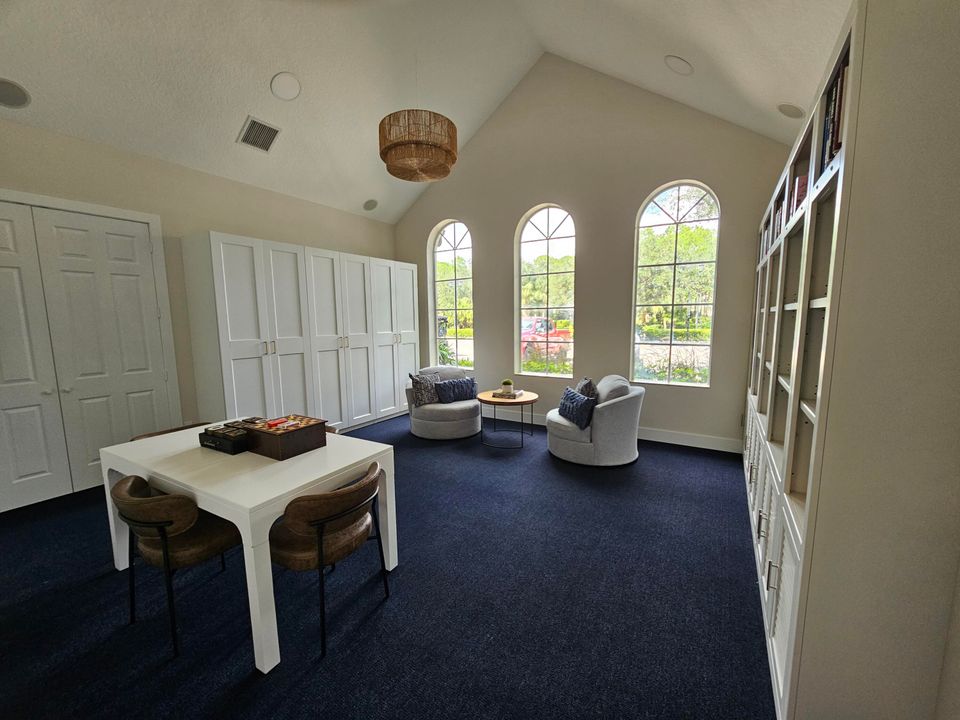 For Sale: $799,900 (3 beds, 3 baths, 2717 Square Feet)